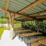 Le De La Foret, Ideal For Your Reunions Chalet *